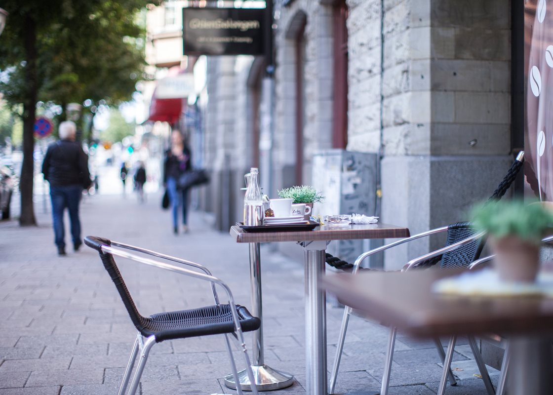 Alu-Bistro karmstol, Stabelbar, Svart